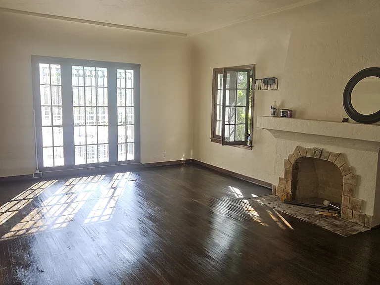 1460 S Holt Ave — Photo 11
