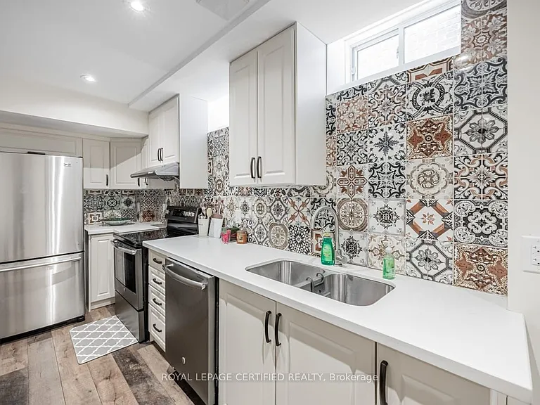 72 Little Britain Cres #BSMT — Photo 6