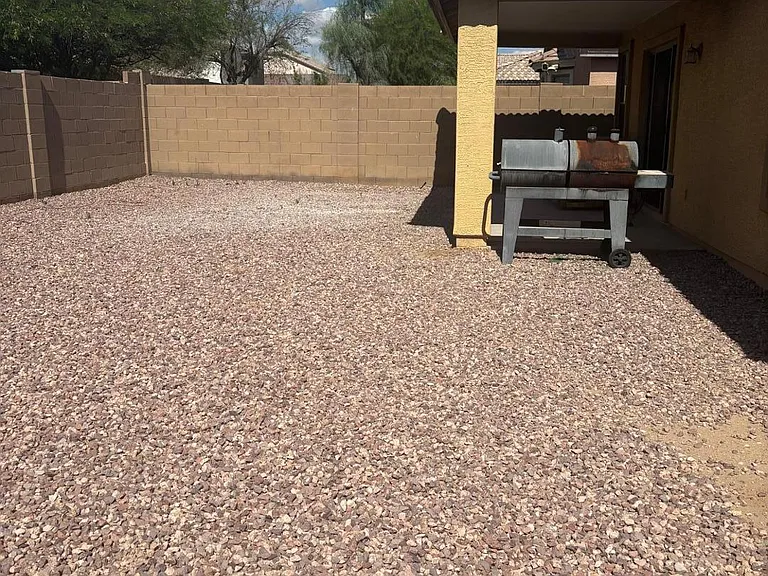582 S 152nd Ln — Photo 13