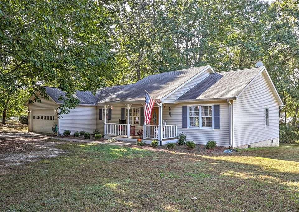 1st image of 4491 Hidden Oaks Dr