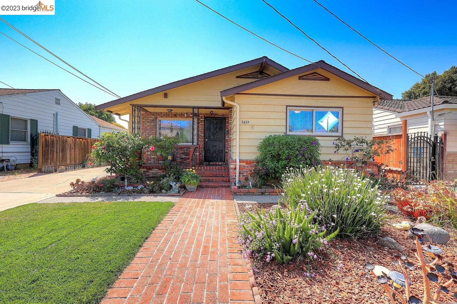 3439 Pine St photo 1