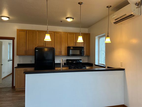3rd image of 105 S Inez St #B