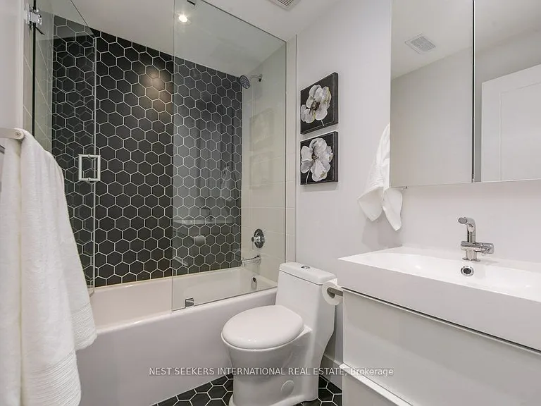 1555 Bloor St W #4 — Photo 10