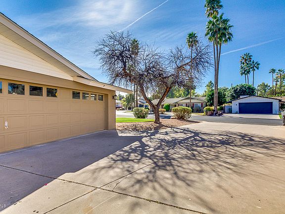 3rd image of 1417 N Bel Air Dr