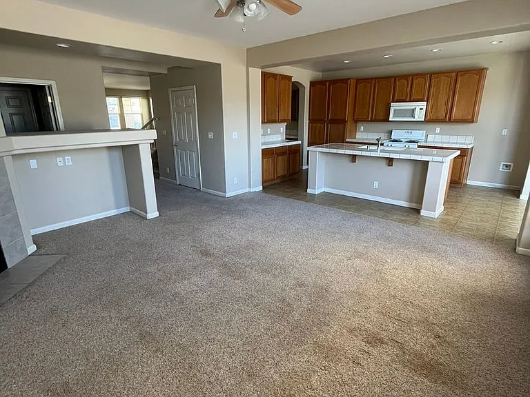 1520 Manzanita Way — Photo 1
