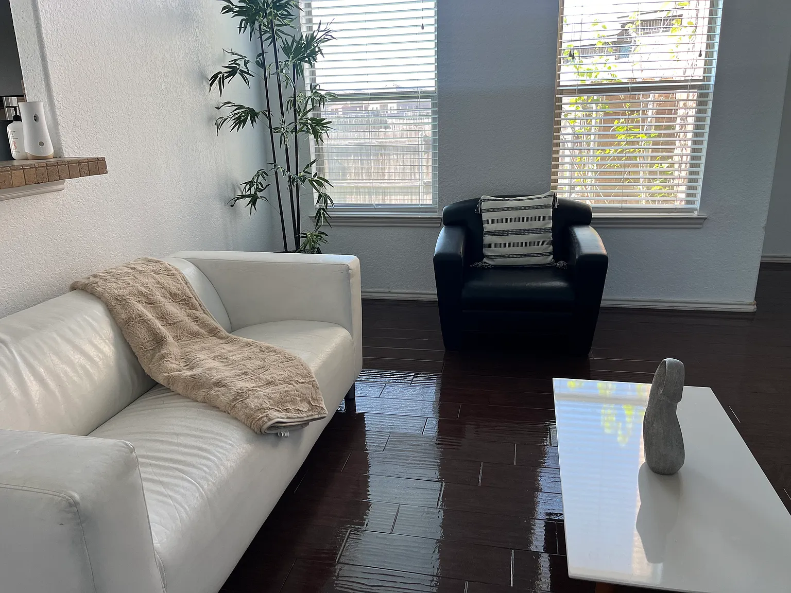 3 bed, 2.5 bath, 1572 sqft, $1,650 — Photo 1