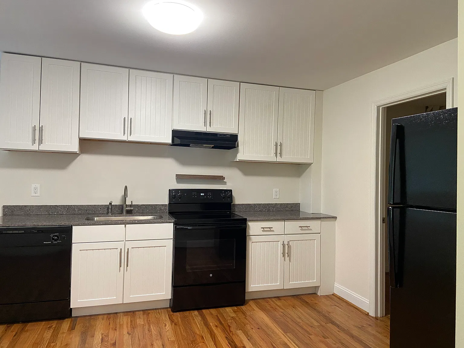 1 bed, 850 sqft, $1,250 — Photo 4