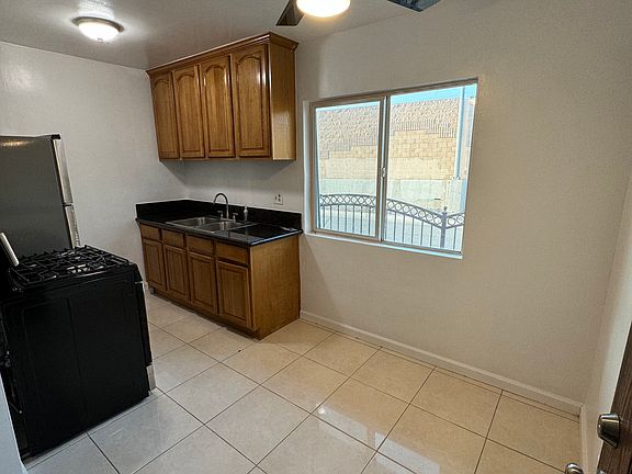 3rd image of 12764 Dalewood St #1