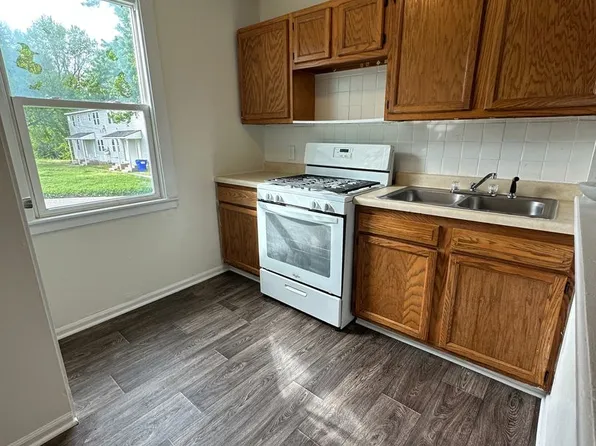 29 Riley Manor Cir, Junction City, KS 66441