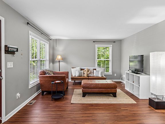 3rd image of 120 Park Hill Rd