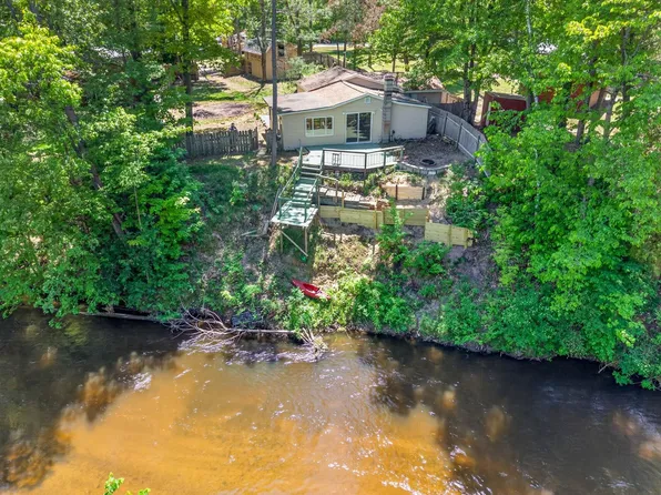 8538 W Haskell Lake Rd, Marion, MI 49665