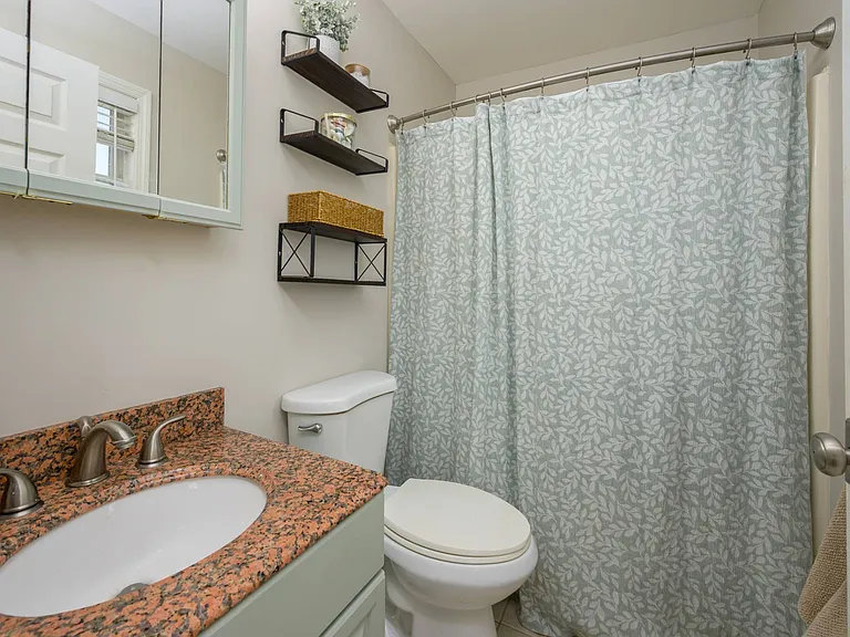 14 Sandalwood Ct — Photo 11