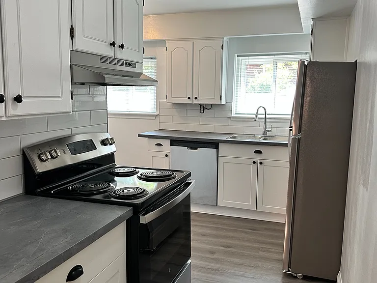 34 Rosewell Ave #1 — Photo 9