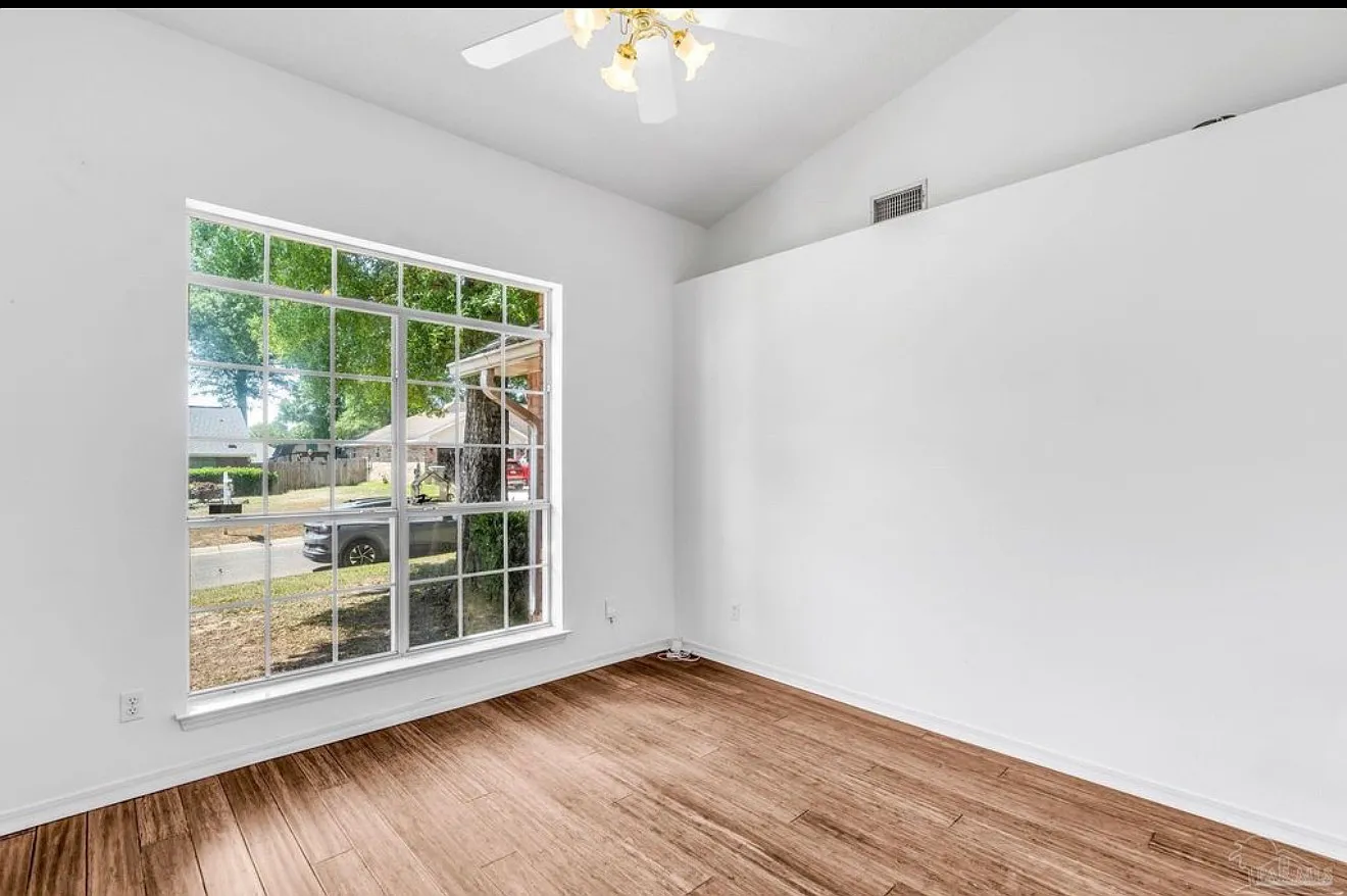 4 bed, 3002 sqft, $3,000 — Photo 4