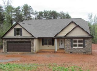 292 Bent River Dr, Inman, SC 29349