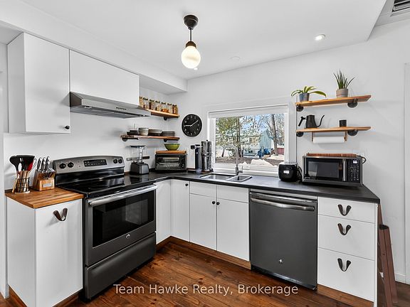 5th image of 283 Tiny Beaches Rd S