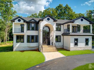 169 Applegarth Rd, Monroe Township, NJ 08831