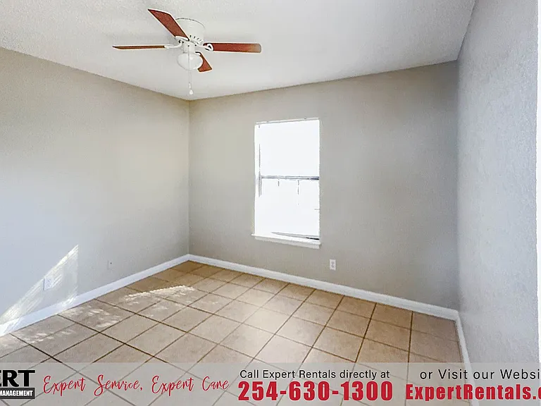 909 Wells St — Photo 12