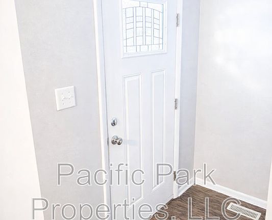2nd image of 2656 W 60th St