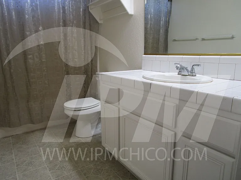 143 W 3rd Ave — Photo 6