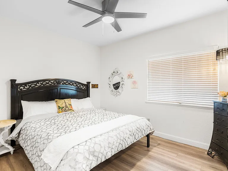 Bellsbrae Dr — Photo 25