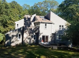 28 Pilfershire Ln, West Simsbury, CT 06092