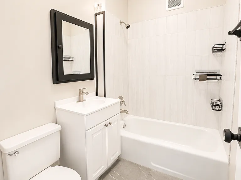 2641 W Haddon Ave #2R — Photo 5