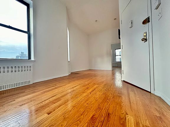 2nd image of 388 Broadway #4