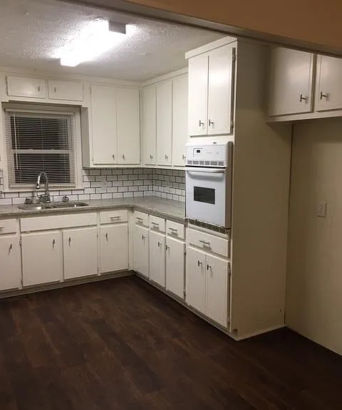 55 Cox St #B — Photo 13