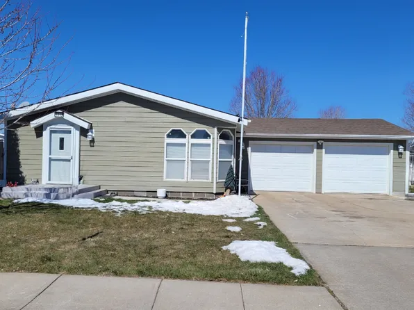 1319 BRIDLE LN, North Platte, NE 69101