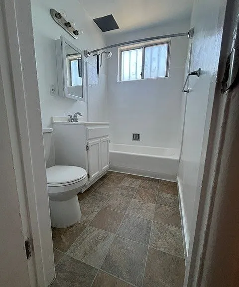1540 & 1544 W. Florence Avenue — Photo 13