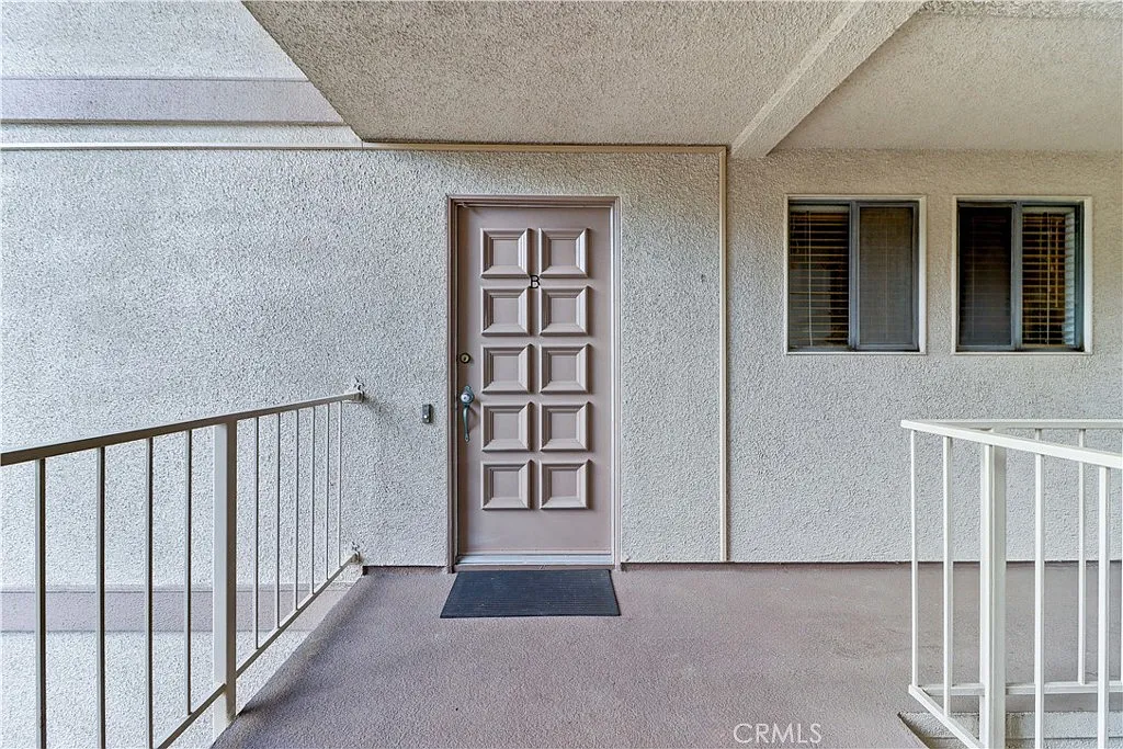 Building Photo - 661 Avenida Sevilla #B
