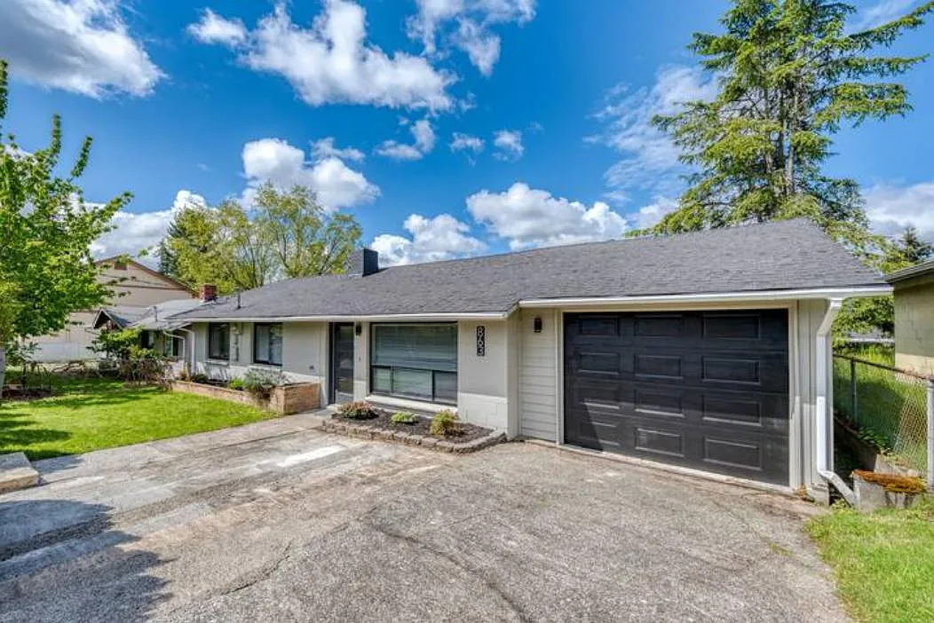 4 bed, 1436 sqft, $5,750 — Photo 1