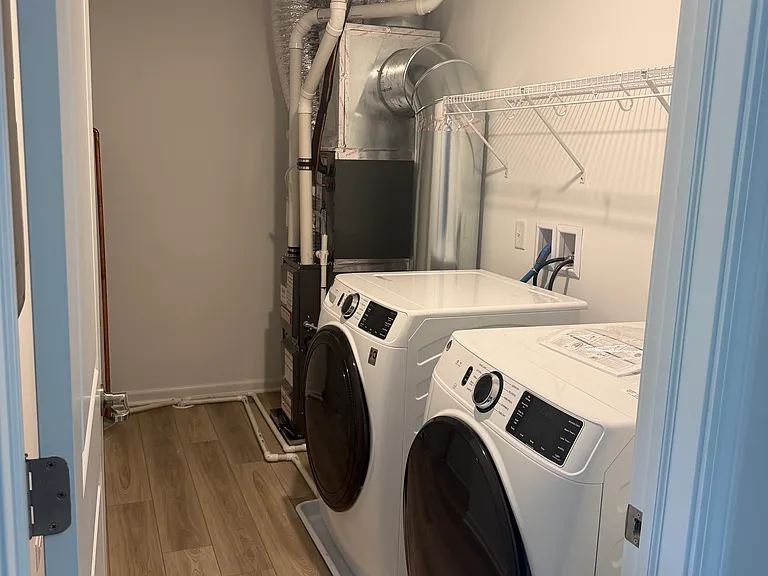 1019 Shagbark Ln #1019 — Photo 8
