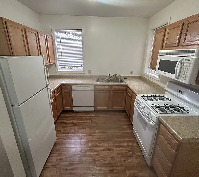 230 Jasper St #1