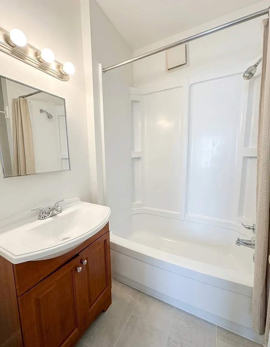3 bed, 1600 sqft, $1,550 — Photo 3