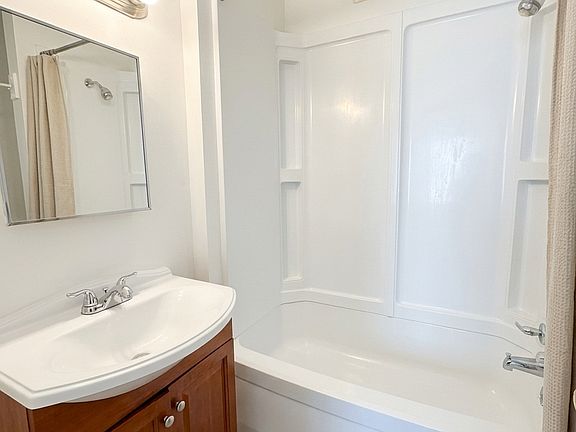 3rd image of 22 W Alexis St