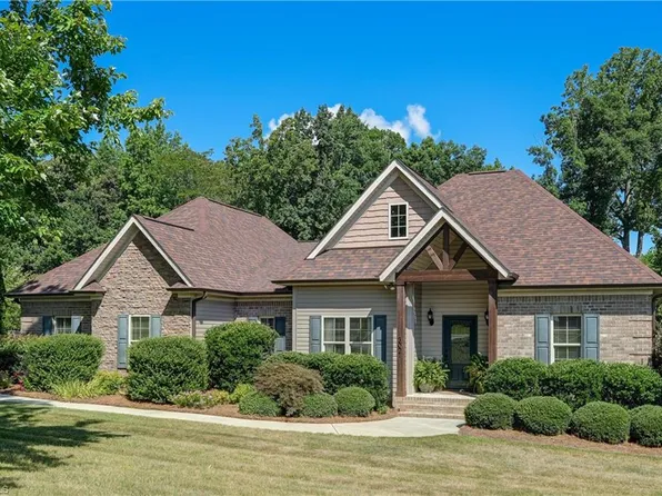 3021 Oak Ridge Rd, Oak Ridge, NC 27358