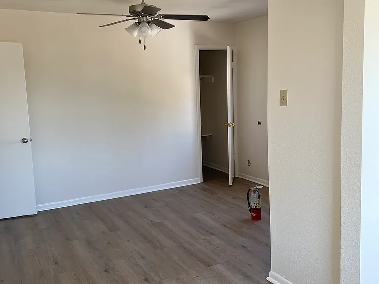 4712 Diana Dr — Photo 8