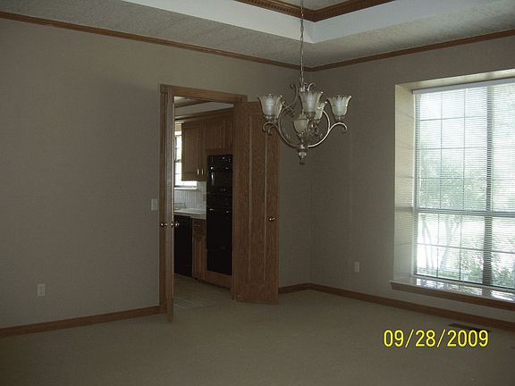 Beautiful Formal Dining Room For The Holidays