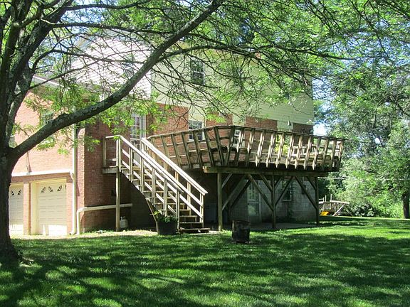 5th image of 131 Taylor Dr