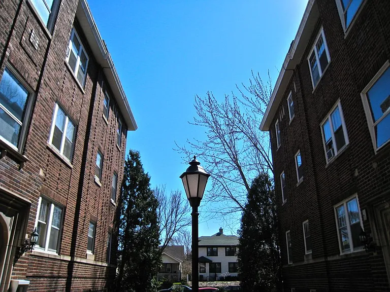 1395 Portland Ave — Photo 6
