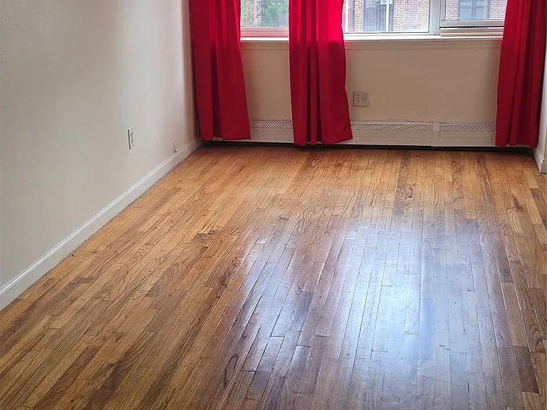 51 Sutter Ave #2 — Photo 7