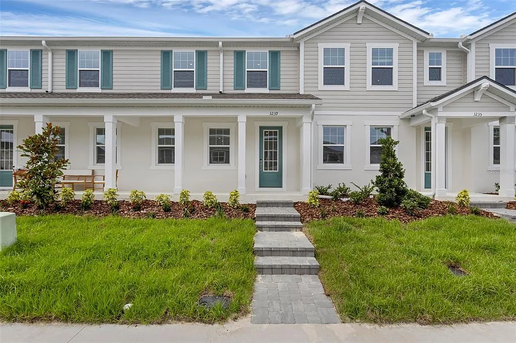 3 bed, 2.5 bath, 1476 sqft, $2,400 — Photo 1