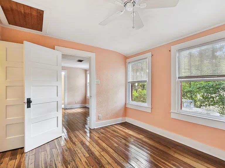 618 Louden Ave — Photo 17