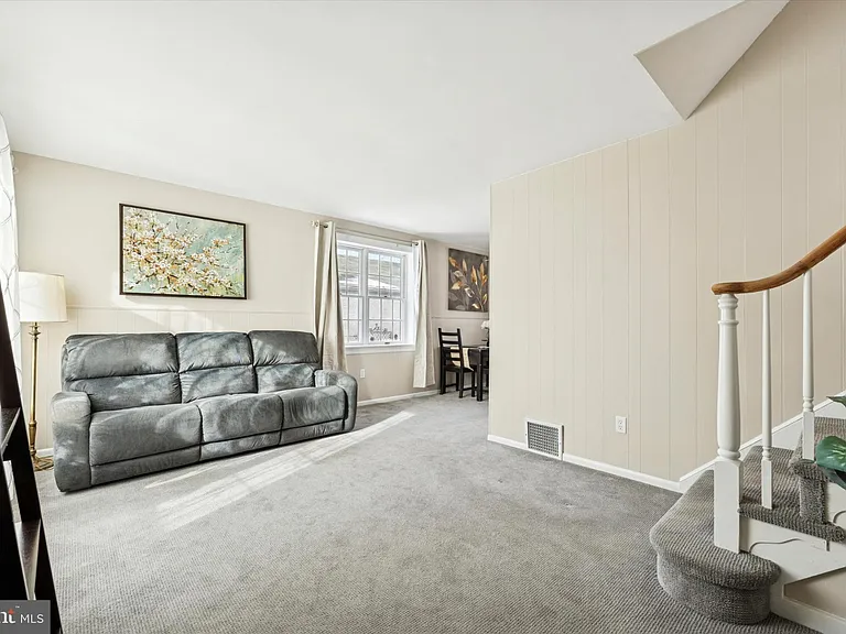 8711 Old Line Rd — Photo 2
