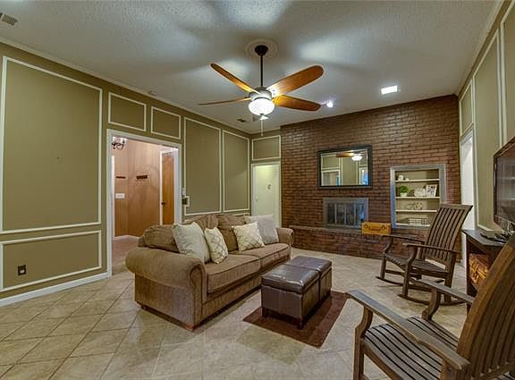 2nd image of 1548 Idyllwild Dr
