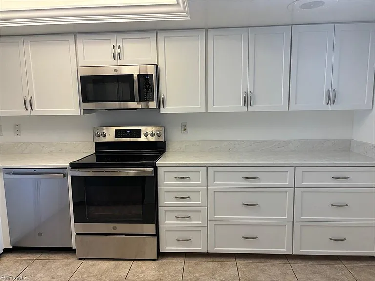 513 Lake Louise Cir #101 — Photo 8