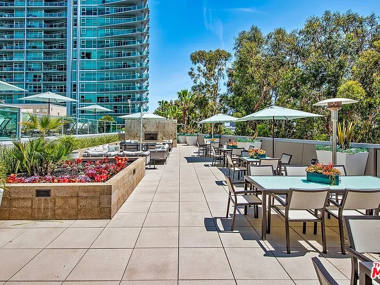 13650 Marina Pointe Dr #1706 — Photo 35