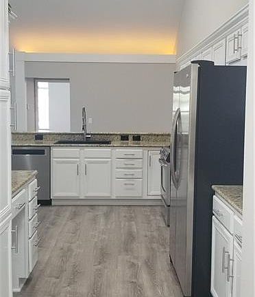 3rd image of 211 Arlington Dr